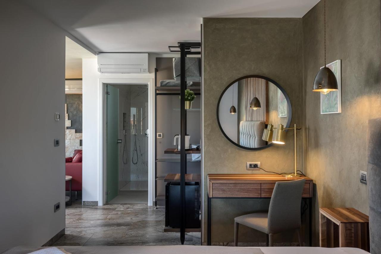 Hotel Porec Bagian luar foto