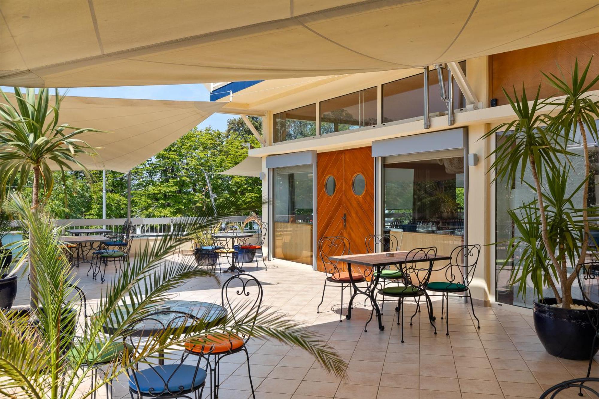 Hotel Porec Bagian luar foto