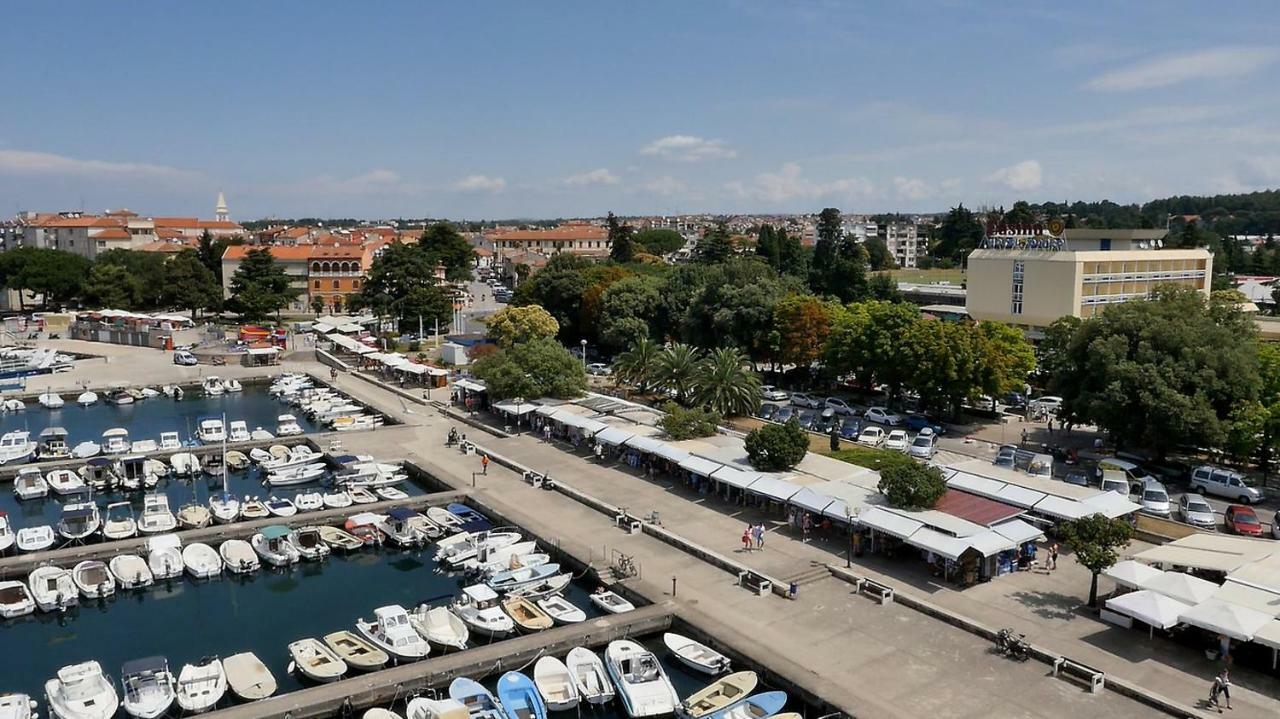 Hotel Porec Bagian luar foto